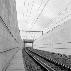 837793 Gezicht op de toerit van de Velsertunnel tussen Driehuis en Beverwijk.